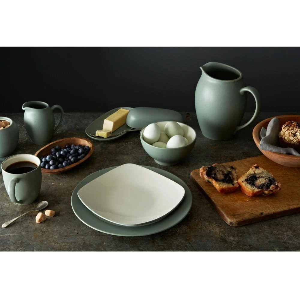 Colorwave 8-1/2 in. 20 fl.oz Green Stoneware Pasta Bowl/Rim Soup Bowl (Set of 4) by Noritake 4 Colorwave 8-1/2 in. 20 fl.oz Green Stoneware Pasta Bowl/Rim Soup Bowl (Set of 4) by Noritake - Image 4